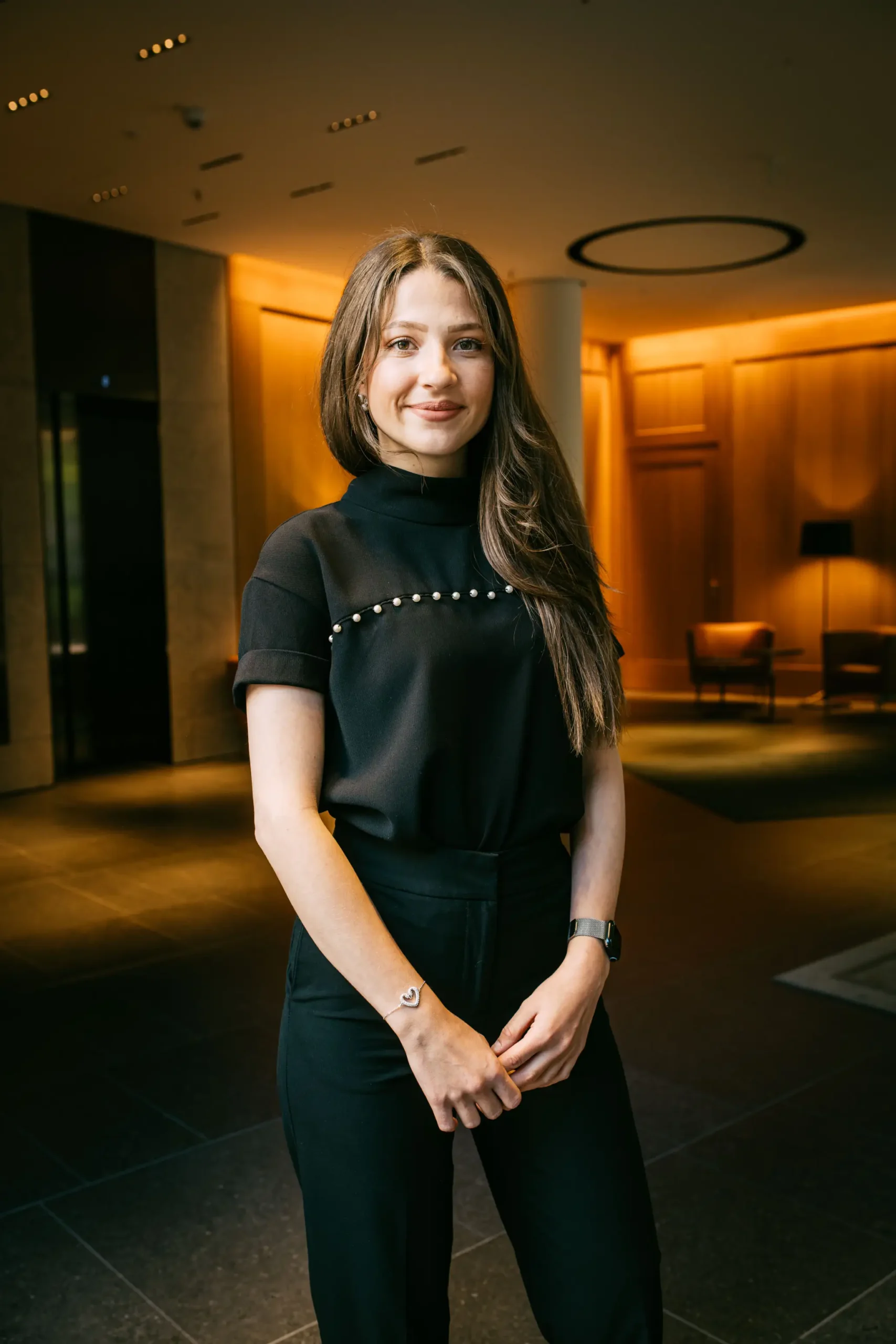 Ayse Coskun – Immobilien Managerin Portraitfoto LPE Immobilien scaled